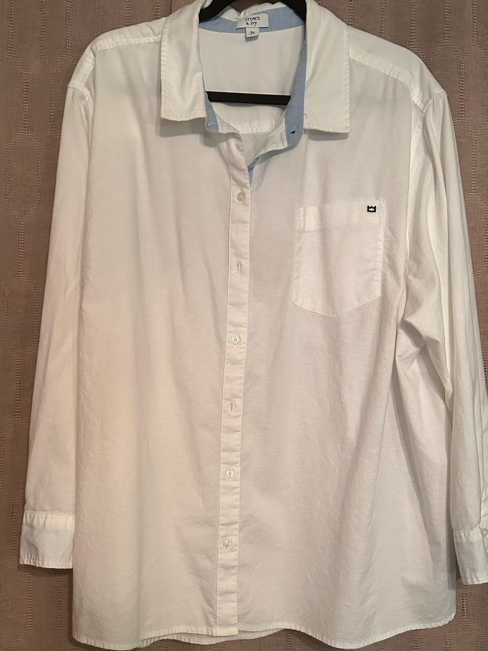 Crown & Ivy White Long-Sleeve Button-Down Shirt